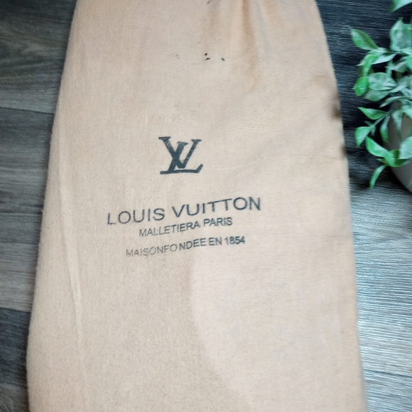 Louis Vuitton Monogram Cowhide Leather Garment Bag W/ Cover Hanger Paris France - Picture 15 of 15